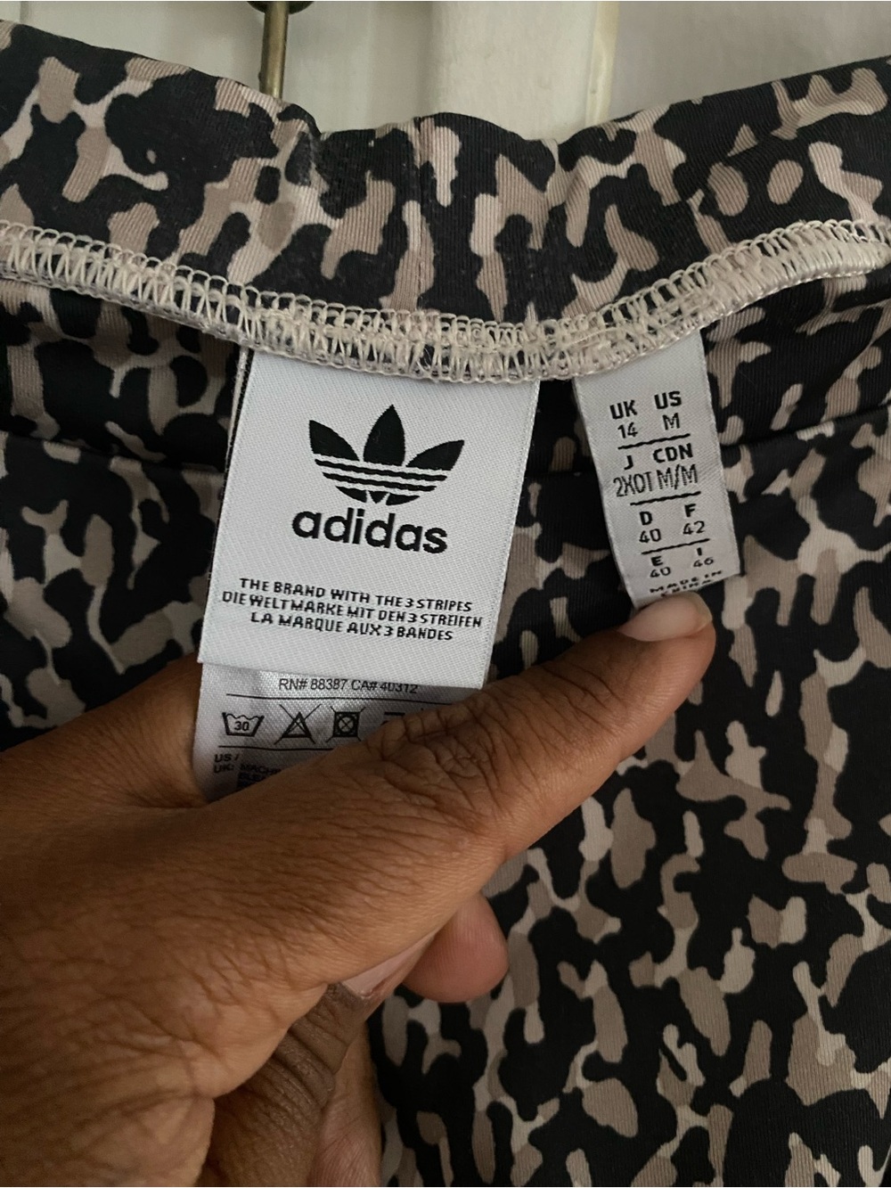 adidas Leopard-Print workout Set- Side Stripes - Picture 5 of 8